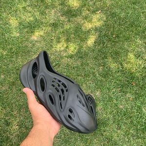 Yeezy Foam Runners “Onyx”